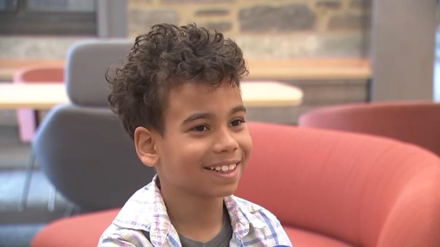 Aiden Wilkins divide seu tempo entre as aulas na faculdade e no ensino médio