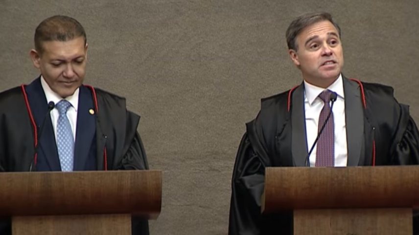 Nunes Marques e André Mendonça assumem comando do TSE