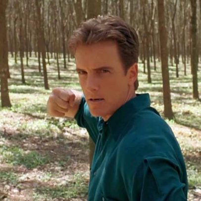 Onde está Linden Ashby, o Johnny Cage do primeiro Mortal Kombat