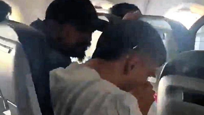 Passageiros ficaram indispostos durante turbulência acentuada