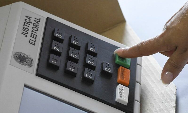 TSE faz convênio para aprimorar urnas
