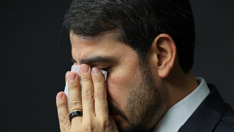 EMOÇÃO - O advogado-geral da União chora ao falar de sua fé e de sua trajetória de vida durante sabatina na CCJ: “Plano de Deus” (Andressa Anholete/Agência Senado)
