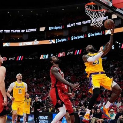 Lakers vencem Rockets e avançam às semifinais da Conferência Oeste
