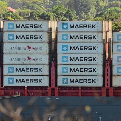 Navio da Maersk cruza o Estreito de Ormuz sob escolta de forças dos EUA