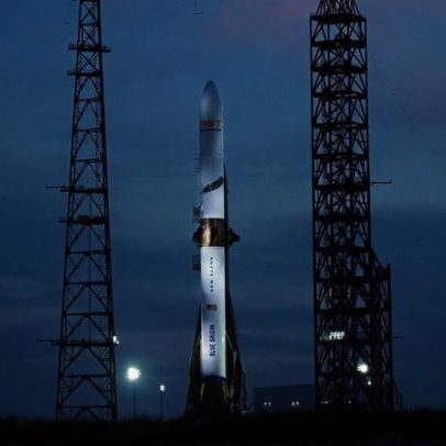 Foguete da Blue Origin explode na plataforma de lançamento durante teste