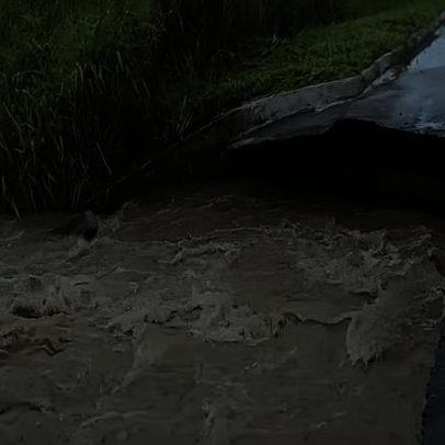 Acostamento cede na BR-101: trecho é interditado pela PRF na Paraíba