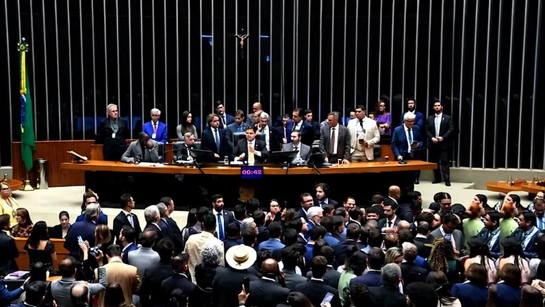 Congresso derrubou veto de Lula ao projeto da dosimetria