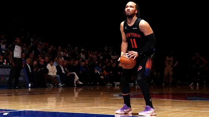 Jalen Brunson em lance livre do jogo 2 das finais da Conferência Leste (Foto: Nathaniel S. Butler/NBAE via Getty Images/AFP)