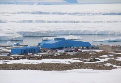 Membro de estação científica na Antártica ameaça equipe com faca
