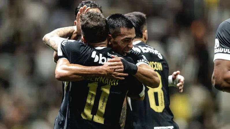 Jogadores do Atlético comemoram gol contra o Cienciano na Arena MRV (Foto: Pedro Souza / Atlético)