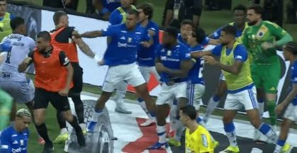 Jogadores do Cruzeiro e Atlético se envolveram em briga generalizada