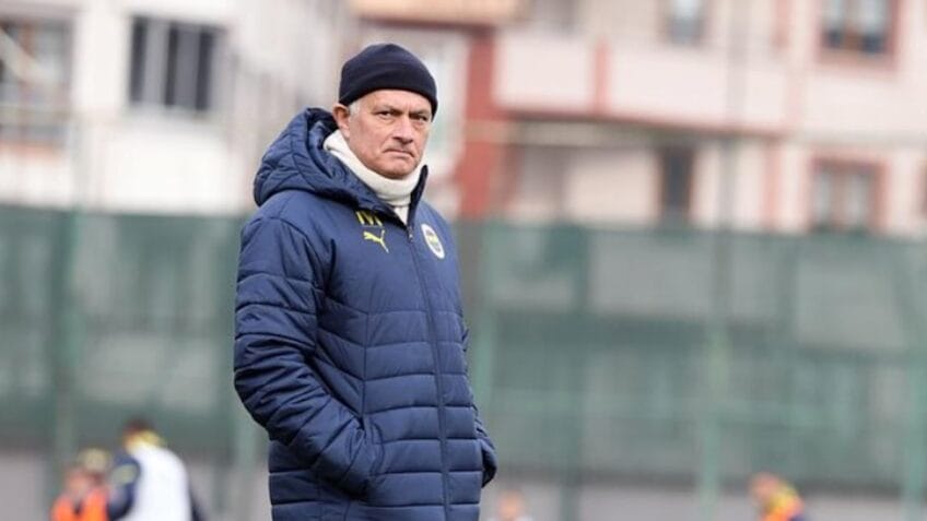 O técnico português José Mourinho (na foto) comandou o Real Madrid por 3 temporadas em sua 1ª passagem, que teve fim há 13 anos
