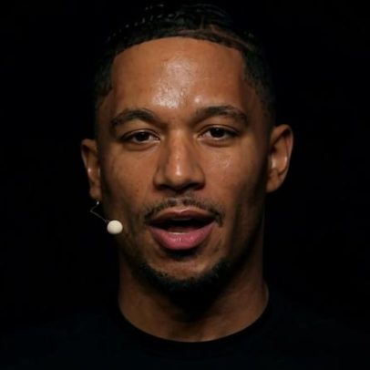 Josh Hart gera repercussão ao levar taça de vinho à coletiva de imprensa