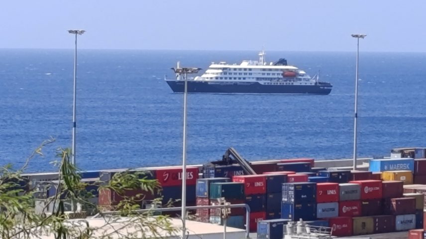 Autoridades de Cabo Verde não permitiram que o navio atracasse no país