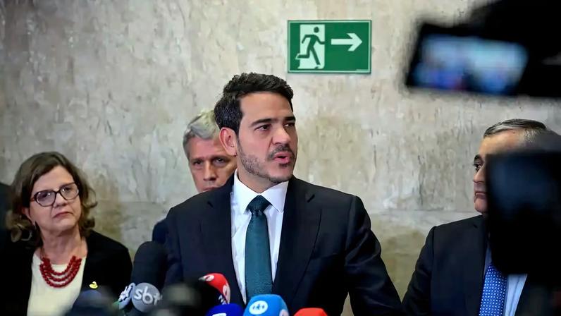 Após recusa do Senado ao STF, Jorge Messias considera deixar cargo no governo