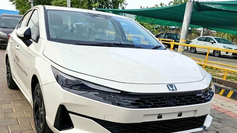 Honda City 2027 chega na Índia em versão final