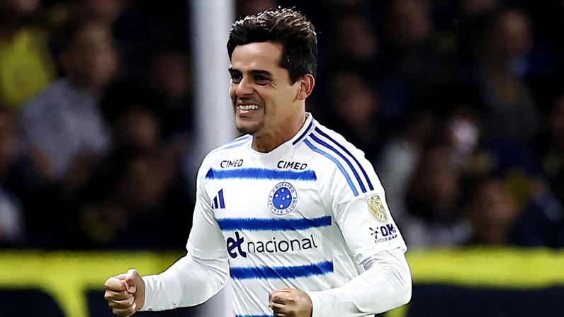 Veterano Fagner fez o gol de empate do Cruzeiro contra o Boca Juniors no Estadio La Bombonera.