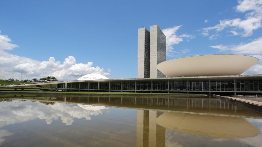 PEC assegura dois dias de folga por semana. (Foto: Sergio Lima/Bloomberg)