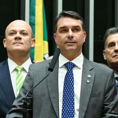 Flávio Bolsonaro deseja Vorcaro em CPMI para falar de relação com Lula e Moraes