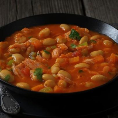 Quatro sopas proteicas para um jantar mais saudável