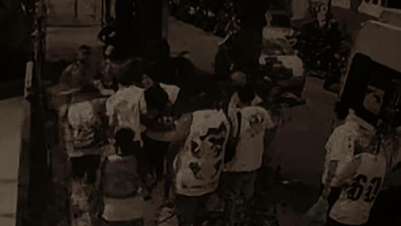 Crime foi flagrado por câmeras de segurança