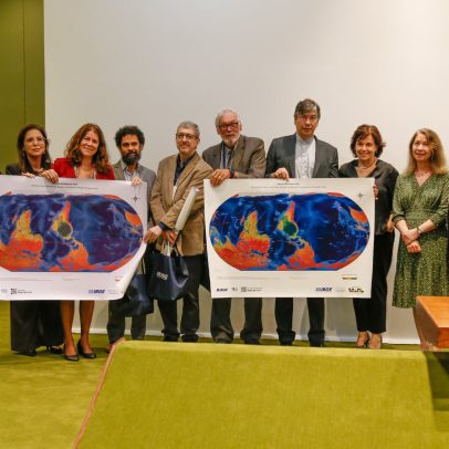 IBGE lança mapa-múndi invertido com Brasil no centro em comemoração aos 90 anos