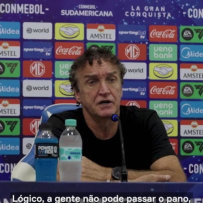 Cuca comenta episódio em treino e substituição no Paraguai