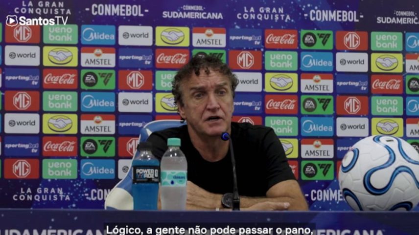 Treinador expôs sua opinião sobre o incidente com atletas em treino do clube e a substituição de Gabriel Barbosa no empate contra o Recoleta.