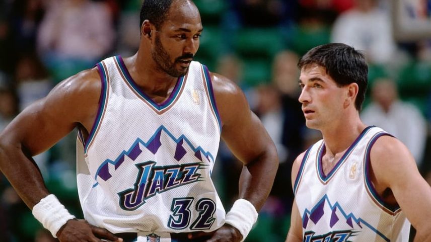 John Stockton e Karl Malone popularizaram o 'pick and roll', tornando-o uma jogada emblemática na NBA. (Foto: NBA)