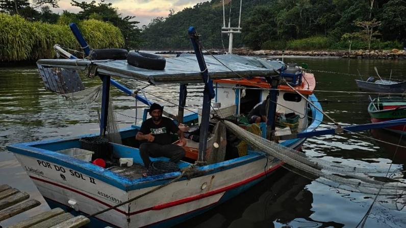 Jovem desaparecida em passeio de moto aquática ‘não ia aguentar mais tempo no mar’, diz pescador