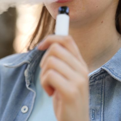 Jovem de 22 anos tem 18 meses de vida em alerta sobre vape