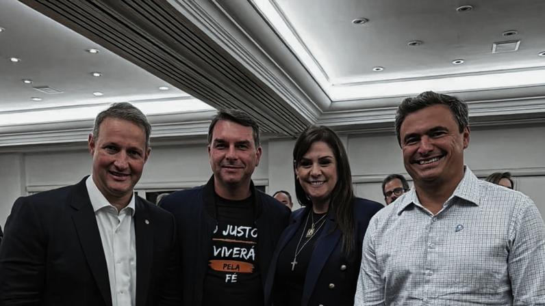 Cotada para vice, deputada Simone Marquetto (PP-SP) almoçou com Flávio Bolsonaro em Campinas e foi a evento de pré-candidatura de Guilherme Derrite (PP) ao Senado