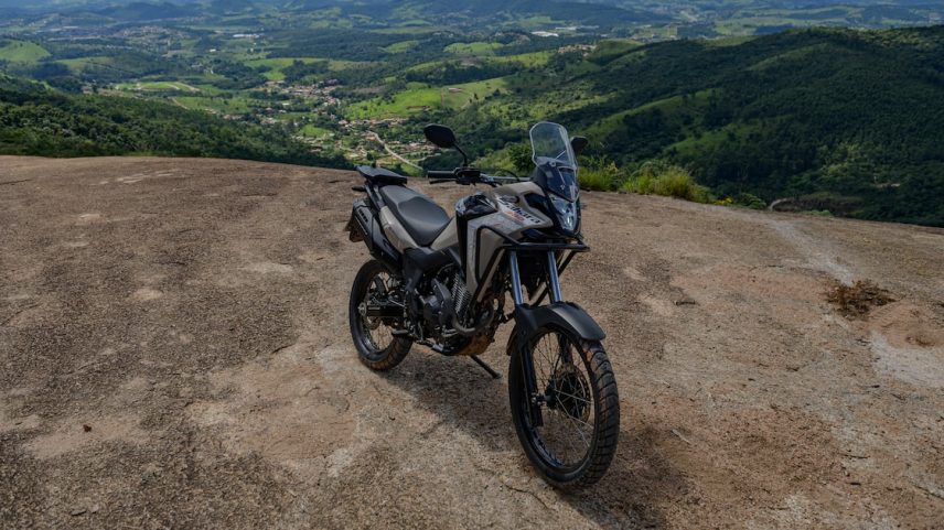 Honda Sahara 300 lidera ranking das motos que menos desvalorizam em 2026