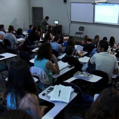 Mais trabalhadores têm ensino superior, mas diploma perdeu valor