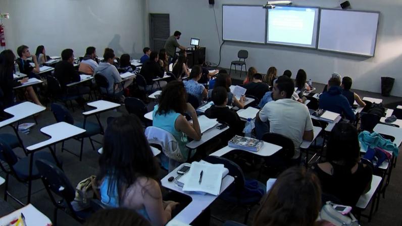 Aumento no número de graduados deixou mercado ainda mais exigente na hora da seleção