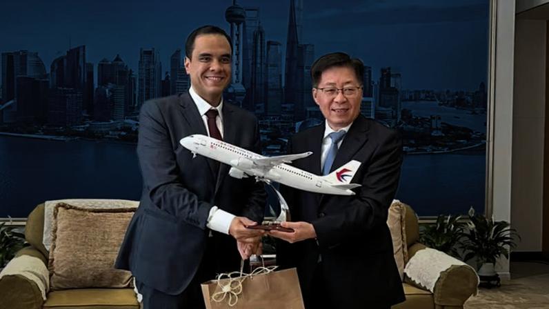 Ministro do Turismo negocia nova rota com a China Eastern