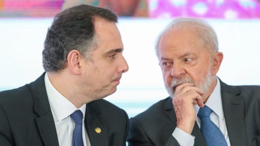 Pacheco tem resistido a bancar pedido de Lula para candidatura 'sozinho' em MG