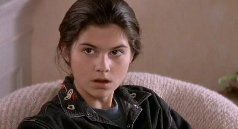 Lisa Jakub foi expulsa da escola por causa de 'Uma Babá Quase Perfeita'