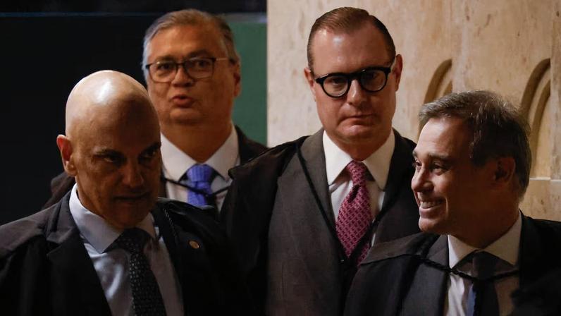 Ministros Alexandre de Moraes, Flávio Dino, Cristiano Zanin e André Mendonça no plenário do STF