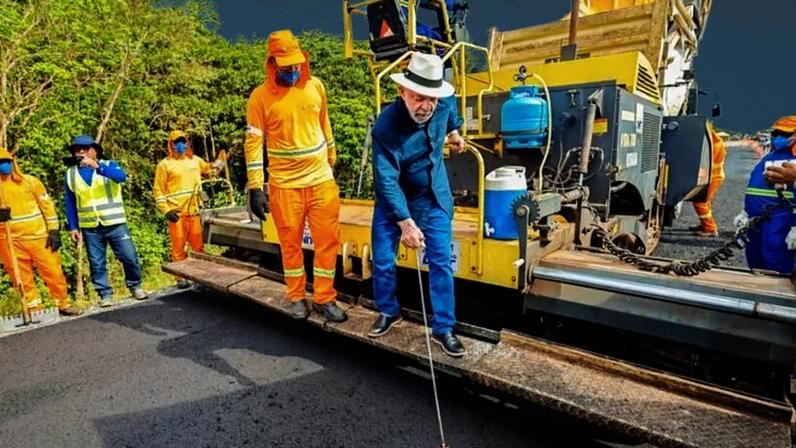 O presidente da República, Luiz Inácio Lula da Silva, durante visita às obras do Trecho Charlie da BR-319, em Borba (AM)