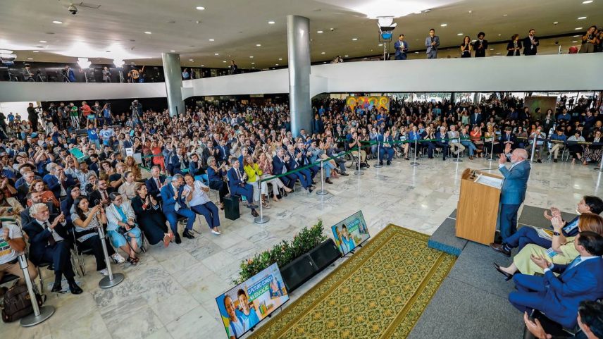 ORÁCULO - Lula: prioridade absoluta na tentativa de ficar mais quatro anos no Palácio do Planalto