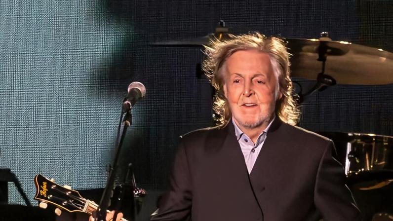 ‘The Boys of Dungeon Lane’, que chegou às plataformas digitais nesta sexta, 29, mostra o ex-Beatle em plena forma