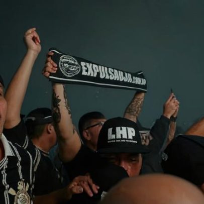 Andrés Sánchez é expulso do Corinthians e torcedores celebram no São Jorge