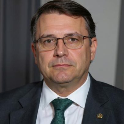 Flávio Bolsonaro fala com Vorcaro quando investigações do Master já eram públicas