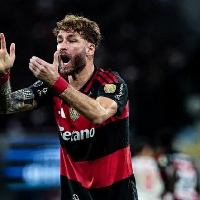 Léo Pereira celebra triunfo do Flamengo sobre o Estudiantes