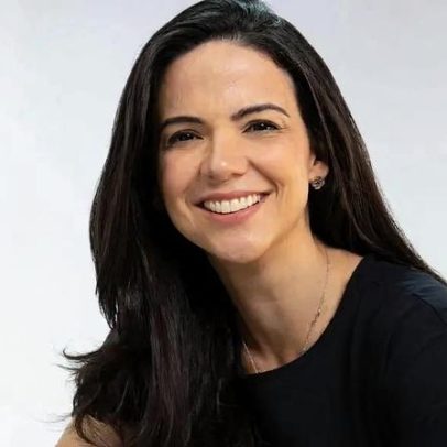 Diretora brasileira com filme em Cannes diz que mundo se acostuma rápido ao absurdo