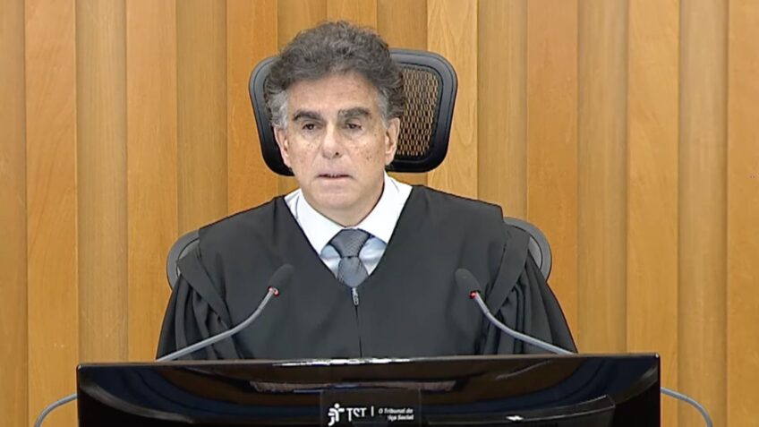 O presidente do TST (Tribunal Superior do Trabalho), Luiz Philippe Vieira de Mello Filho, disse na 6ª feira (1º.mai) que era “vermelho” no tribunal