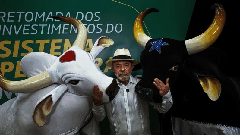 O presidente Luiz Inácio Lula da Silva durante cerimônia no Estaleiro Bertolini, em Manaus, onde anunciou investimentos da Petrobras e criticou a privatização da Eletrobras