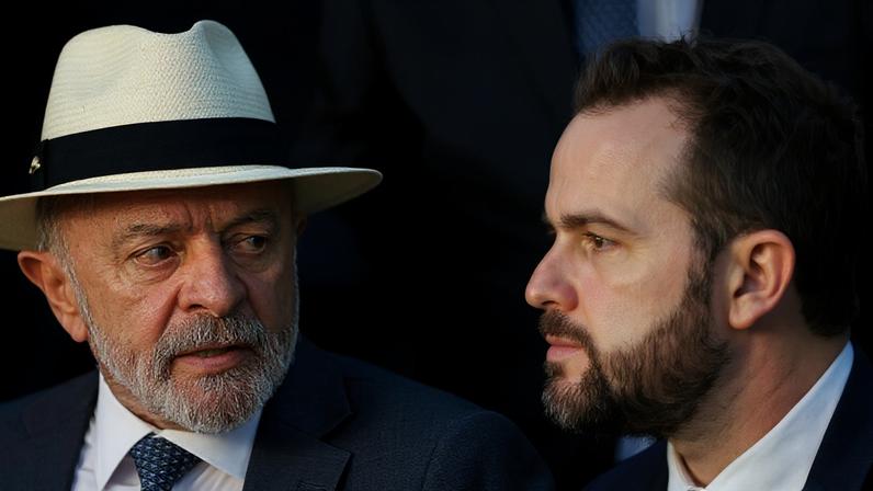 Durigan (ao lado de Lula) afirma que a reforma representa “um ganho enorme” para o país e pode elevar o crescimento econômico nos próximos anos