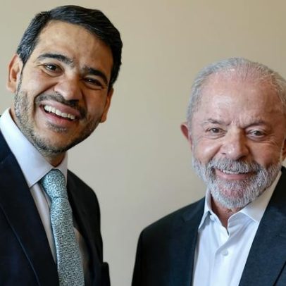 Messias se reúne com Lula antes de decidir sobre saída da AGU